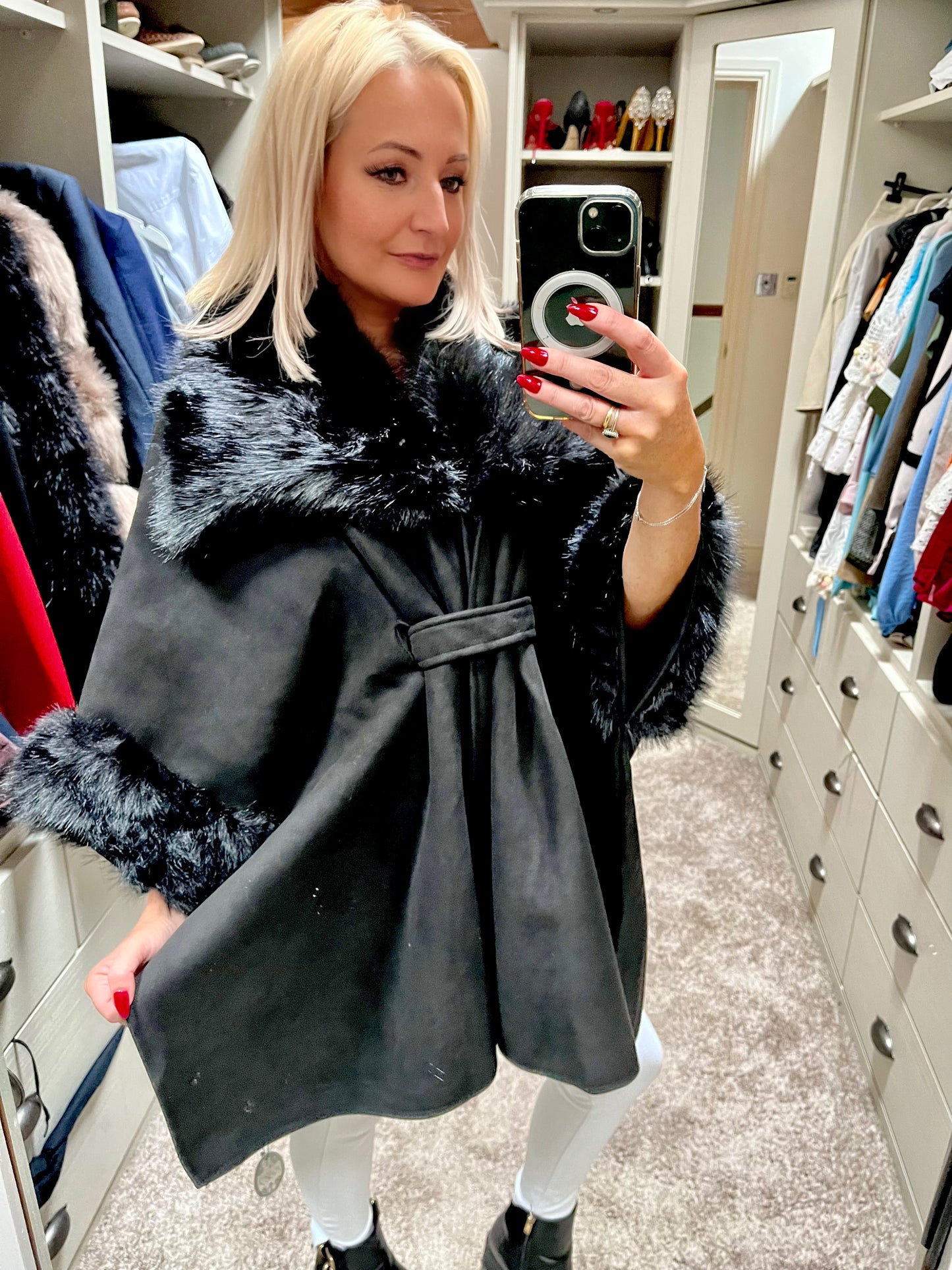 CHUNKY SUEDETTE BLACK CAPE