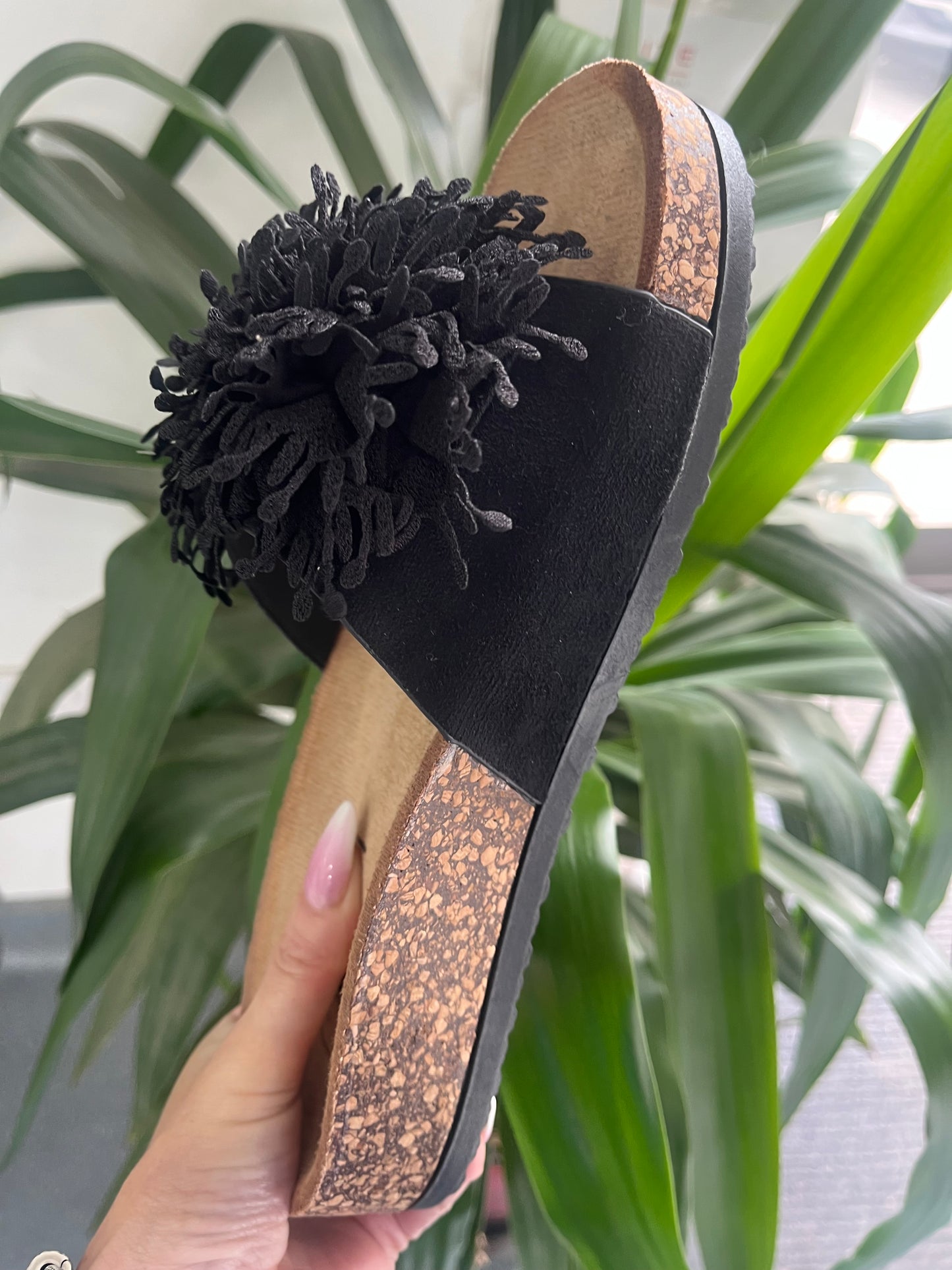 Corkbed Urchin Sliders - Black