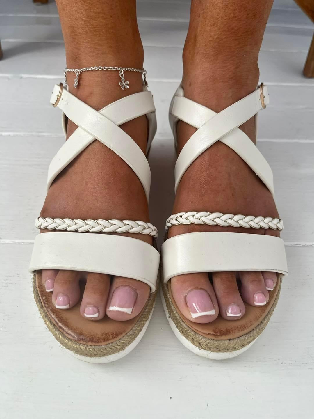 White Wedges - Sadie