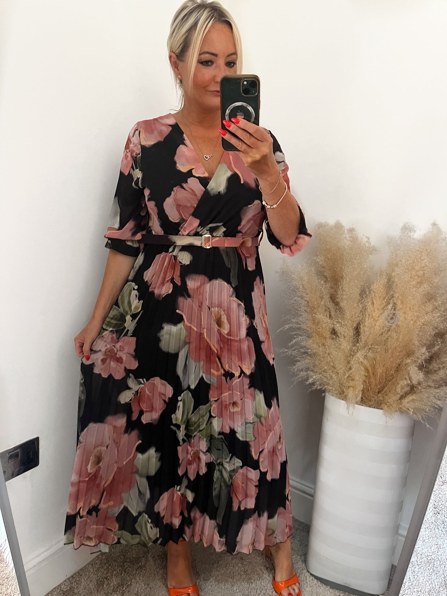 Black/Pink Rose Pleated Floral Dress