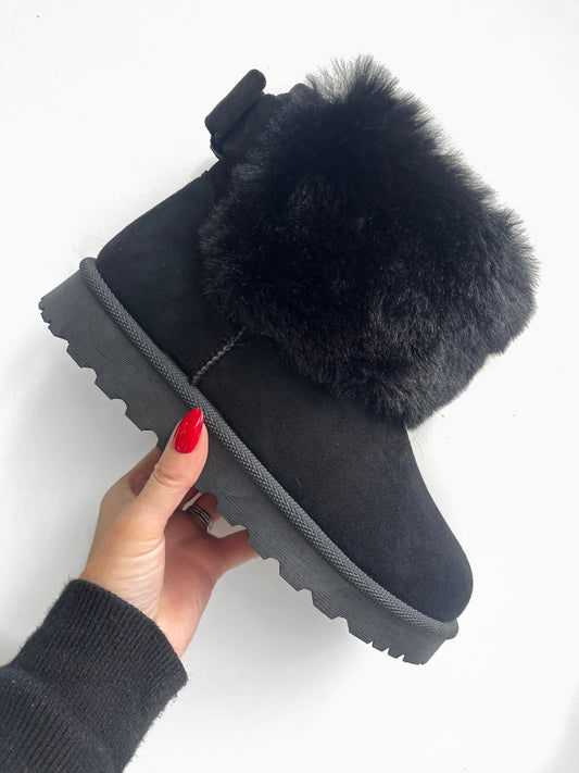 Bow Faux Fur Boots - Black