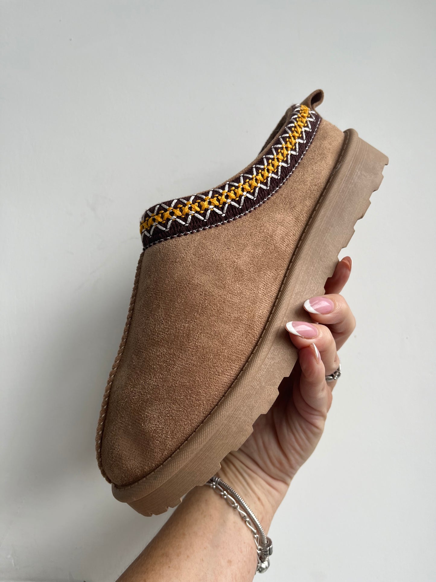 Aztec Slippers - Beige/Khaki