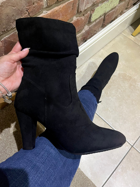 Black Ruched 3/4 Boots