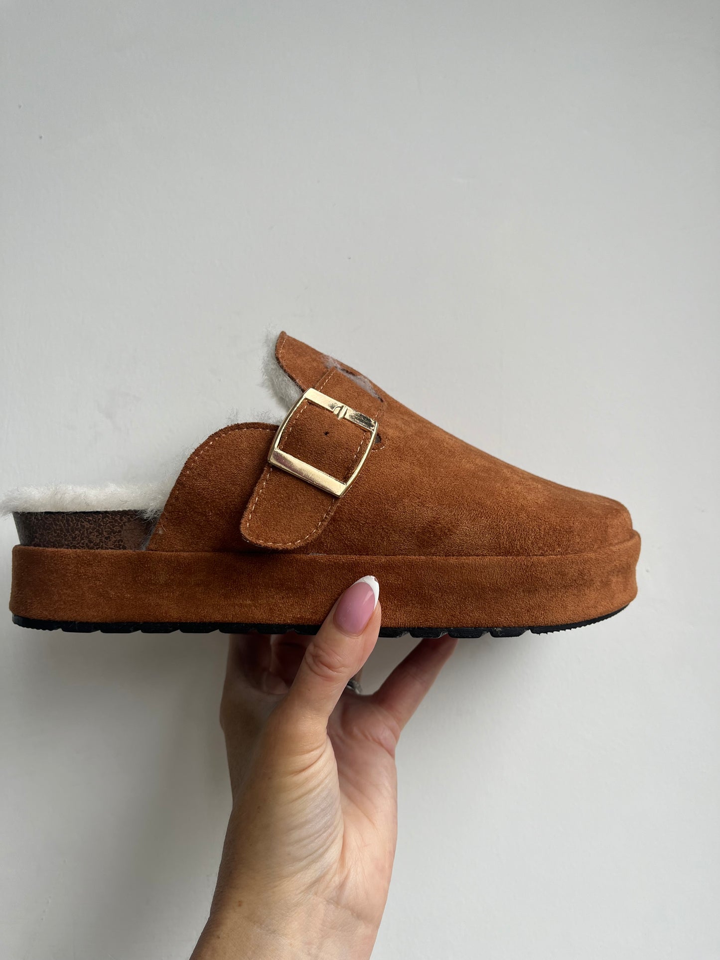 Tan Flatform Slippers with Fluffy insole