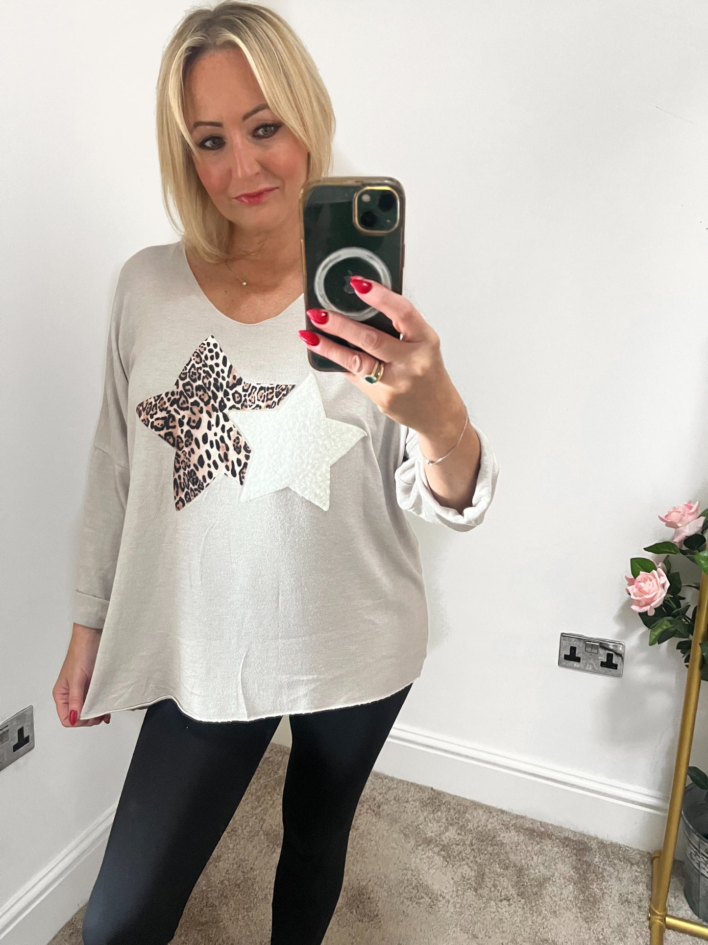 Leopard Star Light Knit Jumper - Light Grey