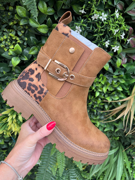 Leopard Back Chelsea Boots - Tan - PRE ORDER