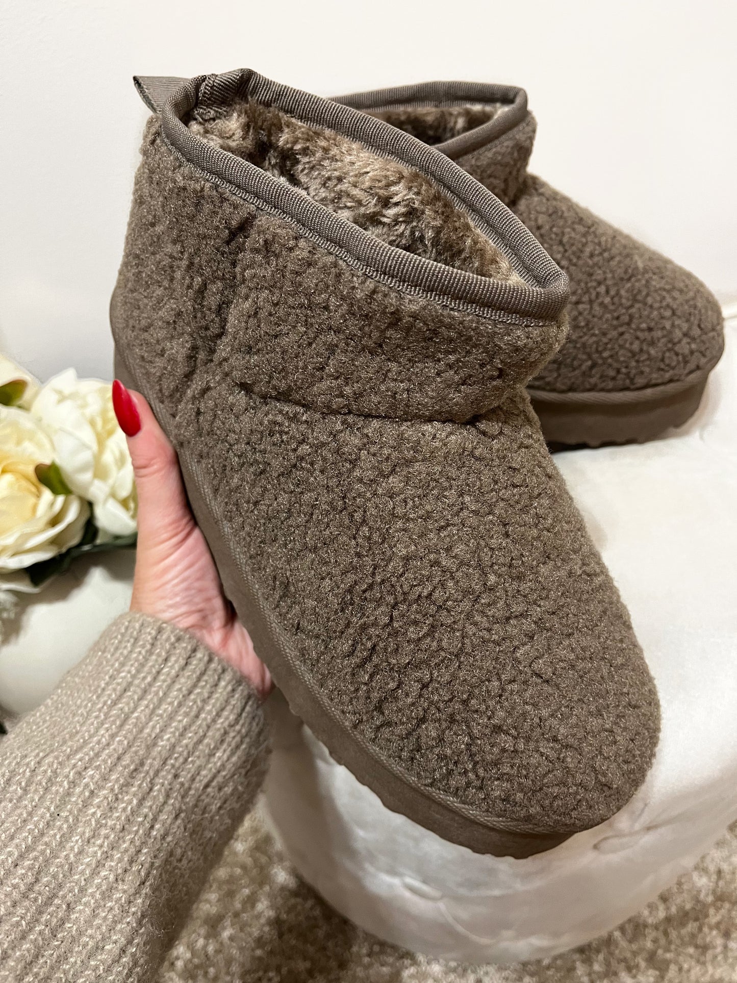 Snuggle Borg Boots - Taupe