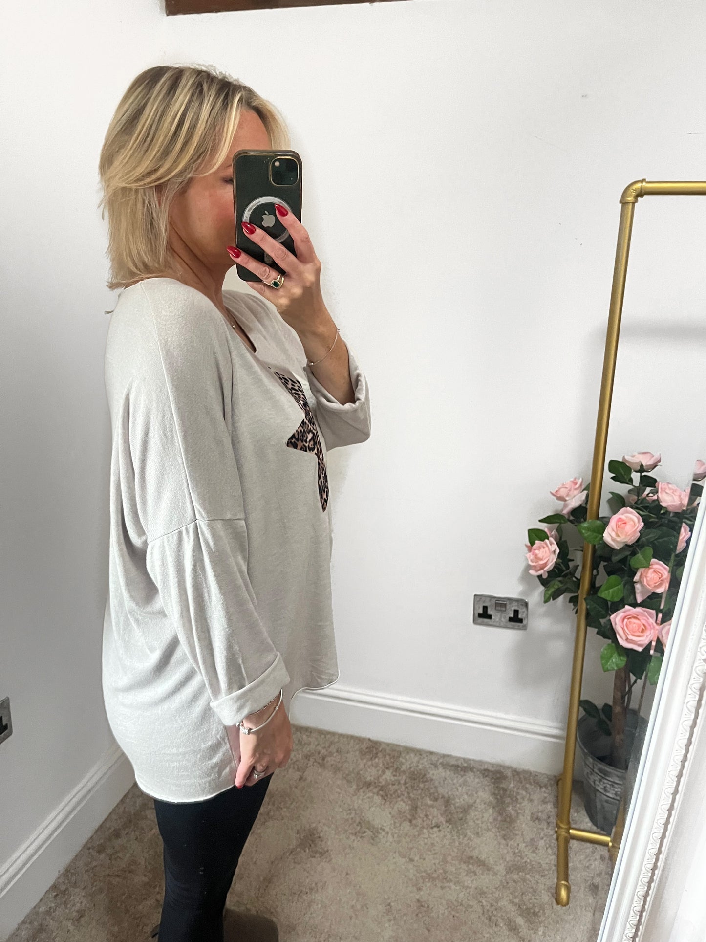 Leopard Star Light Knit Jumper - Light Grey