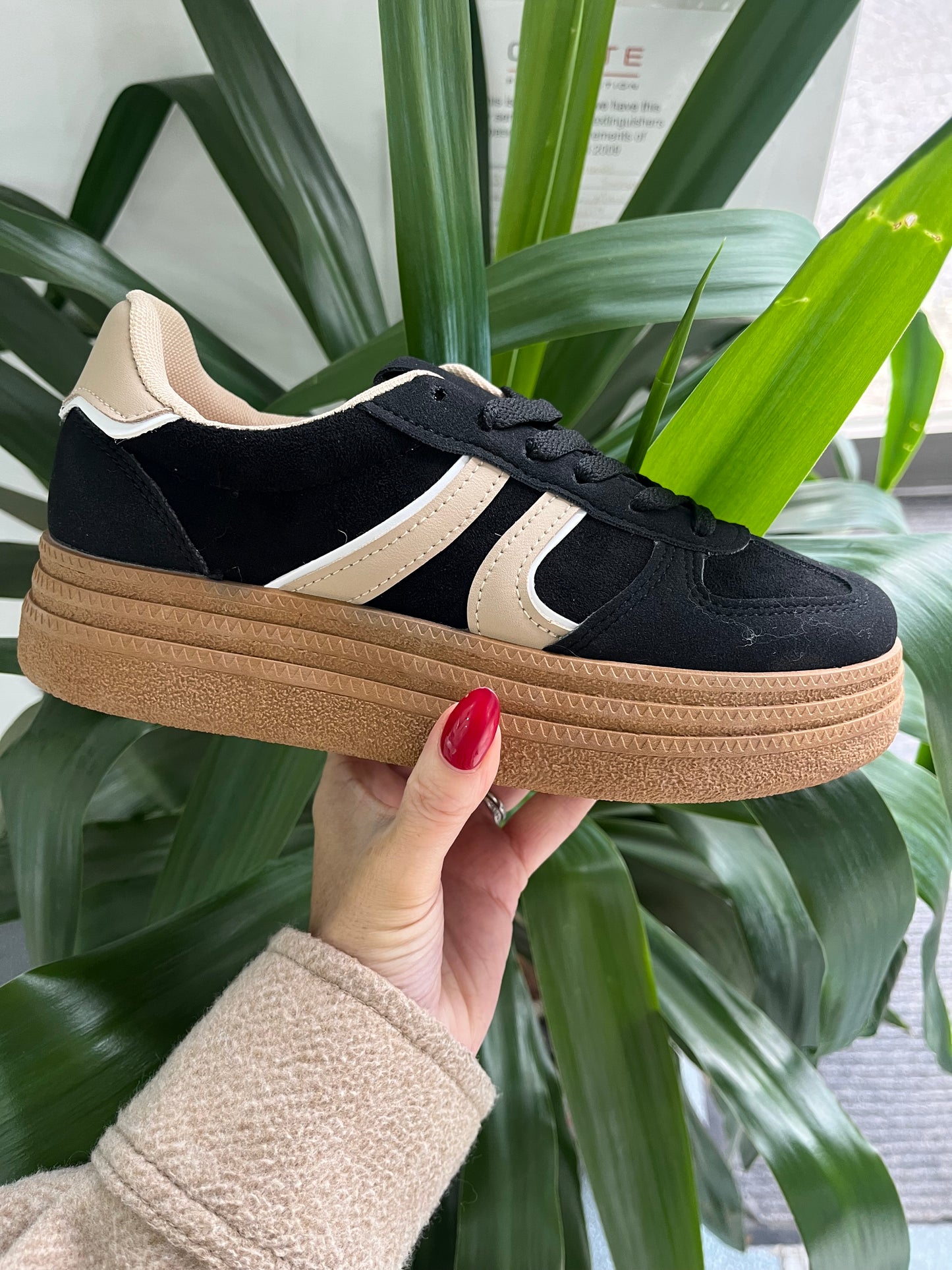 Black Beige Flatform Trainers